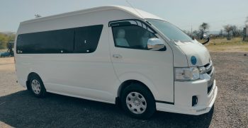 toyota grande cabin rental in lahore